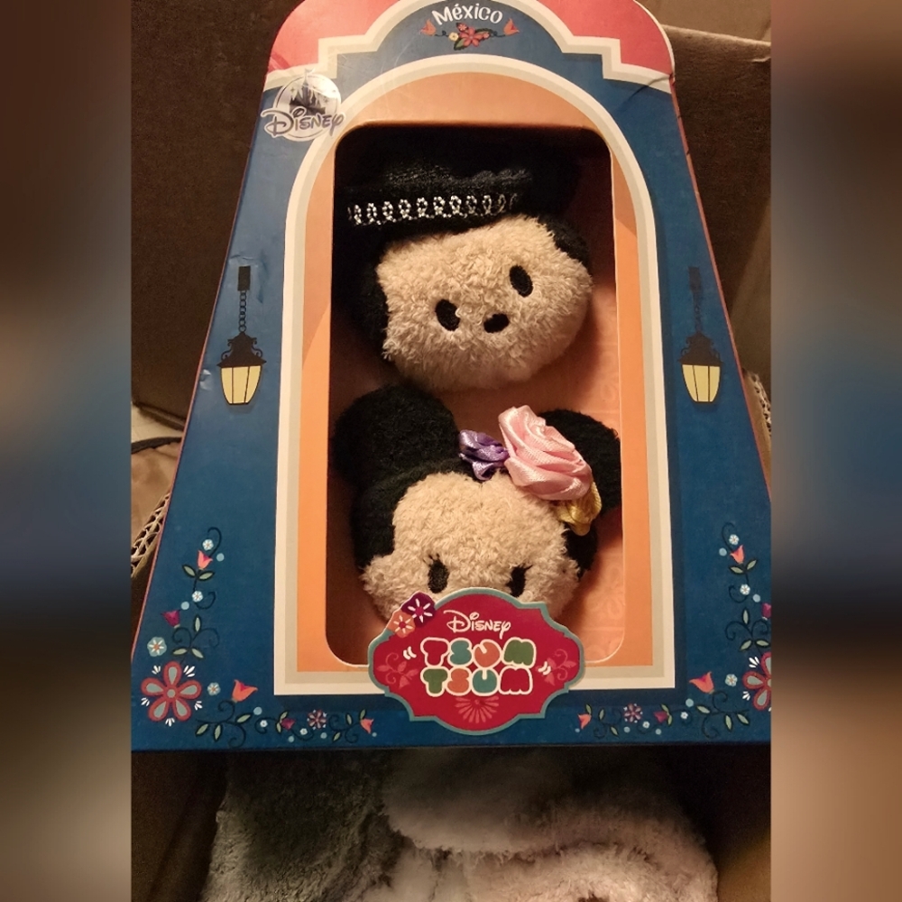 Disney Mickey and Minnie tsum tsum